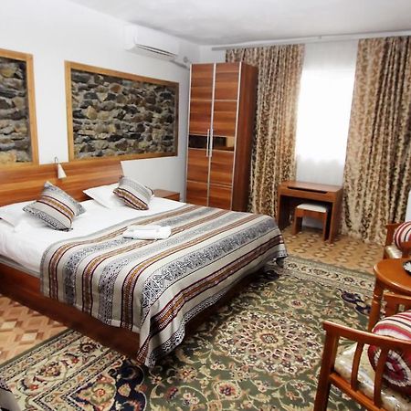 Lal Hotel Khorog ภายนอก รูปภาพ