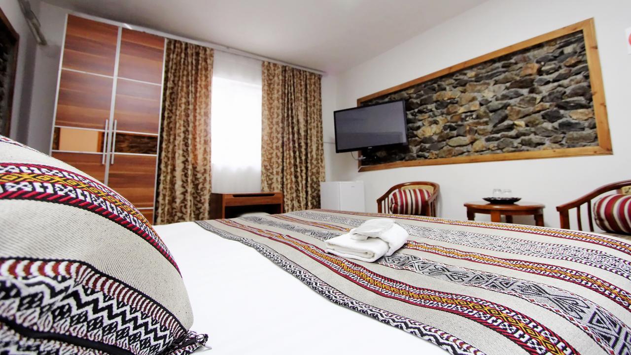 Lal Hotel Khorog ภายนอก รูปภาพ