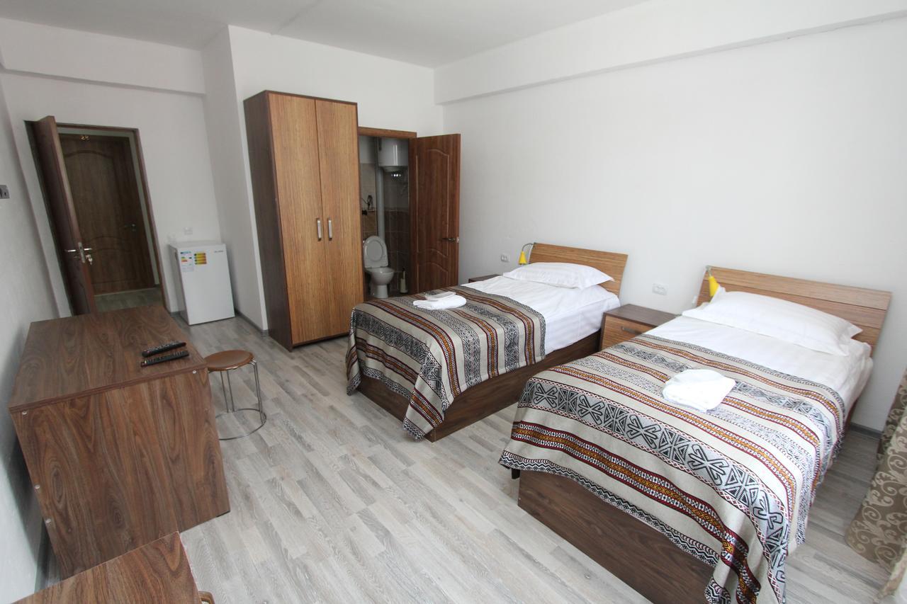 Lal Hotel Khorog ภายนอก รูปภาพ