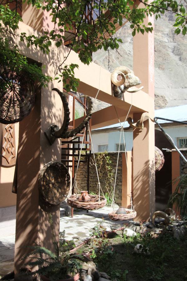 Lal Hotel Khorog ภายนอก รูปภาพ